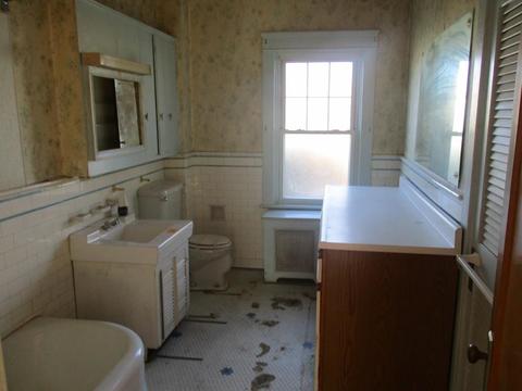 494 Bowen St, Fall River, MA 02724 photo 9