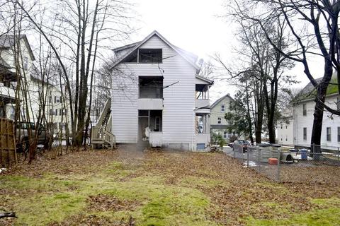 15 Tatman St, Worcester, MA 01607 photo 4