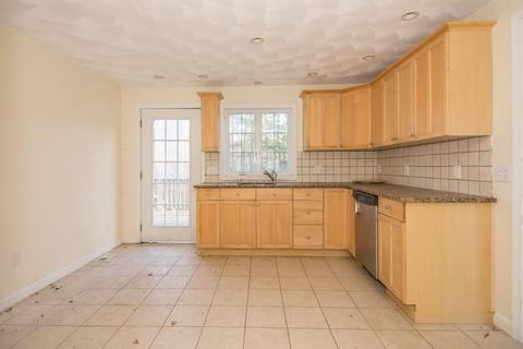 44 Elm St, Georgetown, MA 01833 photo 7
