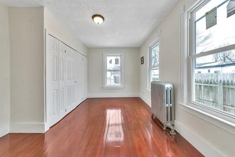 47 Jasper St, Springfield, MA 01109 photo 6