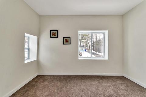47 Jasper St, Springfield, MA 01109 photo 4