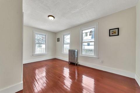 47 Jasper St, Springfield, MA 01109 photo 5