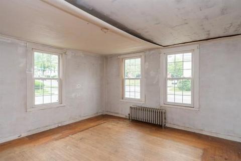 36 Church St, Ware, MA 01082 photo 2