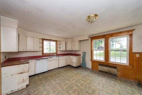 36 Church St, Ware, MA 01082 photo 9