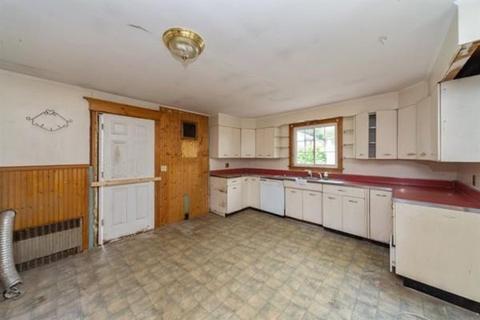 36 Church St, Ware, MA 01082 photo 8