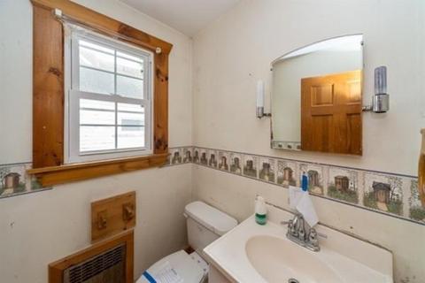 36 Church St, Ware, MA 01082 photo 7