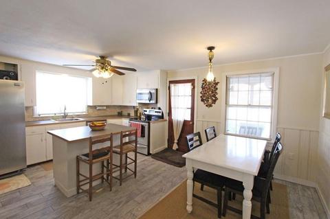10 Pine St, Easthampton, MA 01027 photo 9