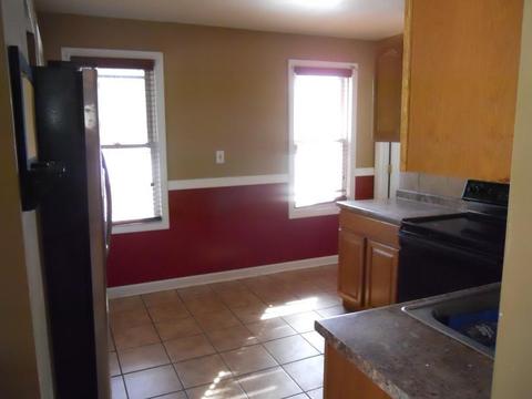 1053 Sumner Ave, Springfield, MA 01118 photo 5