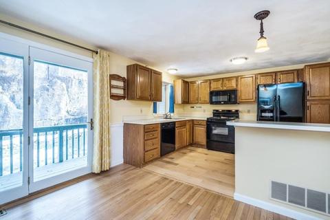14 Deer Path #4, Maynard, MA 01754 photo 9