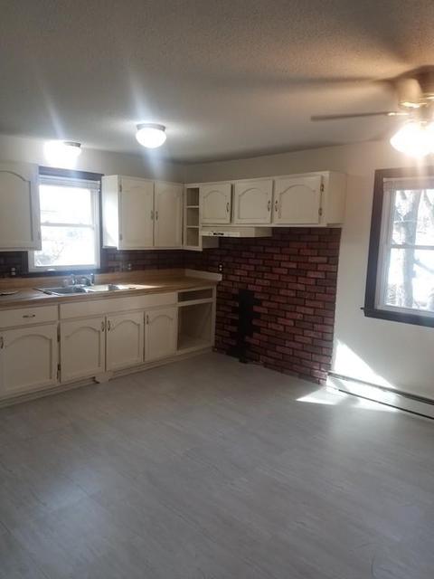 56 Cloran St, Springfield, MA 01109 photo 2