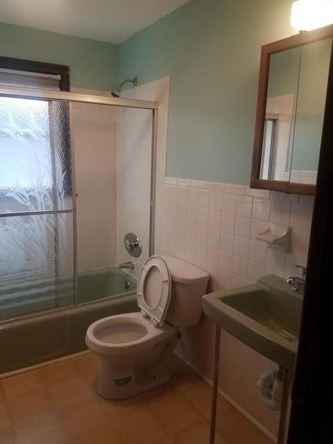 56 Cloran St, Springfield, MA 01109 photo 3