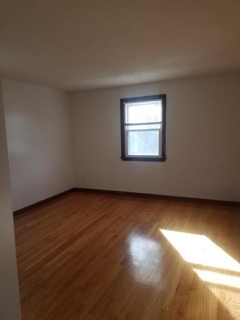 56 Cloran St, Springfield, MA 01109 photo 4