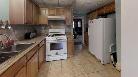 83 Raymond St, Fall River, MA 02723 photo 17