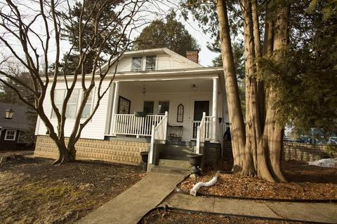27 Highland St, Ware, MA 01082 photo 1