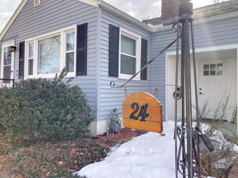 24 Leo Dr, Chicopee, MA 01020 photo 2