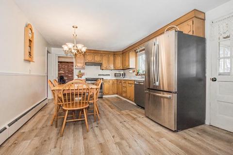 9 Gore Gable Dr, Webster, MA 01570 photo 3