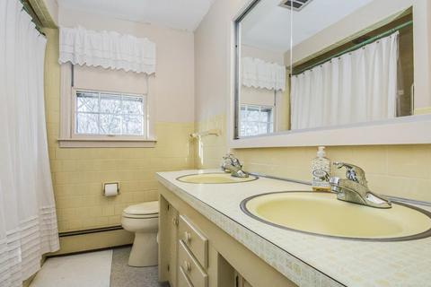 9 Gore Gable Dr, Webster, MA 01570 photo 17