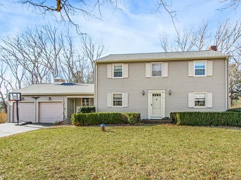 9 Gore Gable Dr, Webster, MA 01570 photo 1