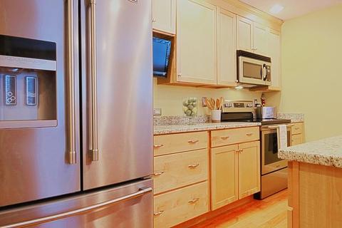 97 Sylvan St #4, Danvers, MA 01923 photo 3