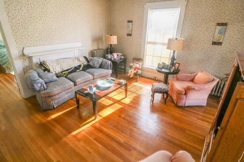 11 Charles St, Danvers, MA 01923 photo 4
