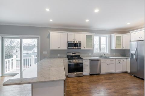 39 Clark St #B, Danvers, MA 01923 photo 3