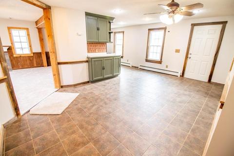 35 Robert St, Chicopee, MA 01020 photo 7