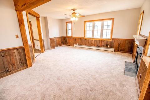 35 Robert St, Chicopee, MA 01020 photo 3