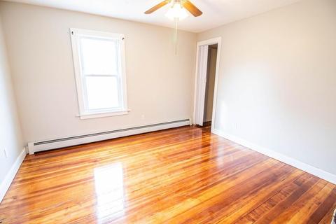 35 Robert St, Chicopee, MA 01020 photo 14