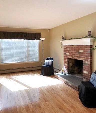 14 Field St, Maynard, MA 01754 photo 4