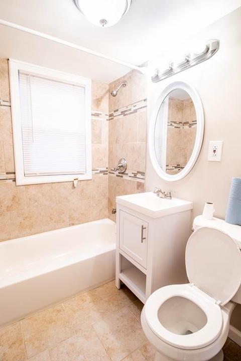 77 Claire St, Chicopee, MA 01020 photo 10