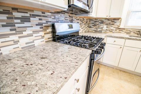 77 Claire St, Chicopee, MA 01020 photo 5