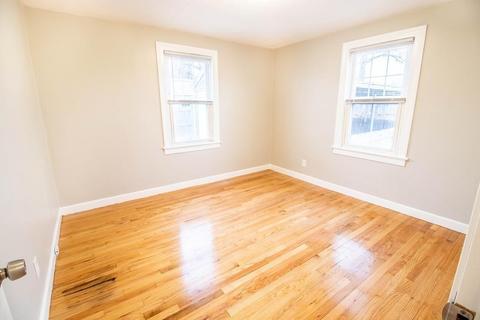 77 Claire St, Chicopee, MA 01020 photo 8