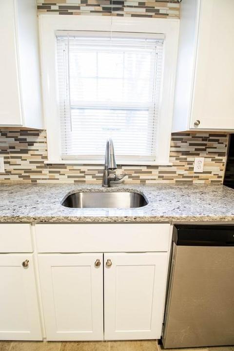 77 Claire St, Chicopee, MA 01020 photo 4