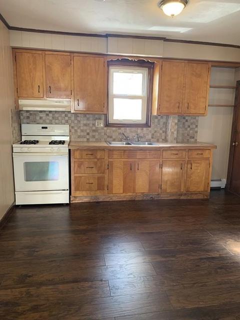 16 Platt St, Fall River, MA 02723 photo 2