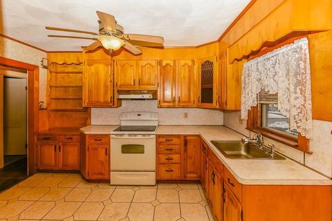 109 Commonwealth Ave, Dedham, MA 02026 photo 4
