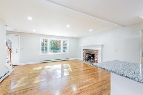 33 Florence Ave, Mashpee, MA 02649 photo 4