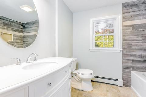33 Florence Ave, Mashpee, MA 02649 photo 8