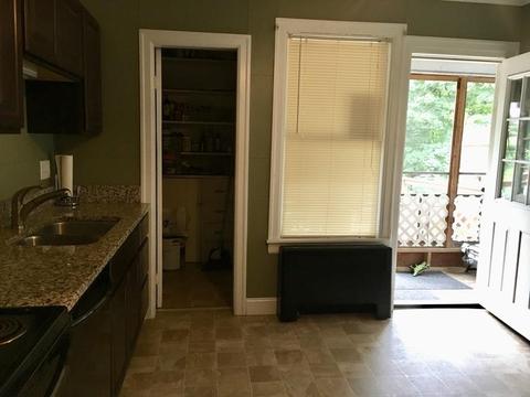 33 Everett St, Easthampton, MA 01027 photo 5