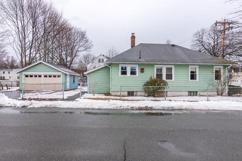 116 Spring St, Stoneham, MA 02180 photo 3