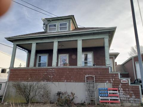 62 Queen St, Fall River, MA 02724 photo 1