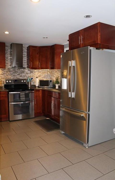 116 Cherokee Dr, Springfield, MA 01109 photo 8
