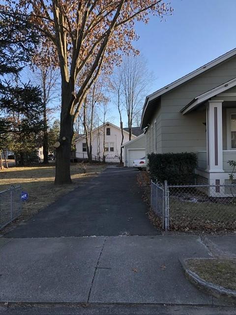25 Dewey St, Springfield, MA 01109 photo 4