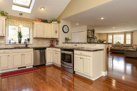 71 Walnut St, Barnstable, MA 02648 photo 4