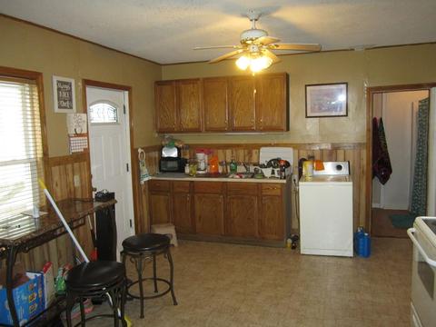 182 Hampden St, Springfield, MA 01151 photo 2