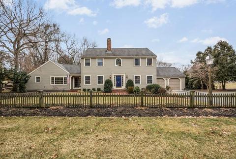 3 Arrowhead Ln, Milton, MA 02186 photo 1