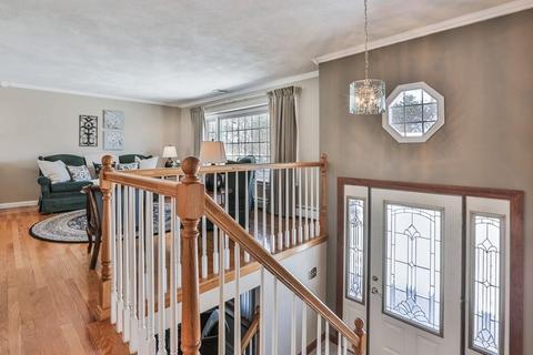 10 Aurele Cir, Reading, MA 01867 photo 2