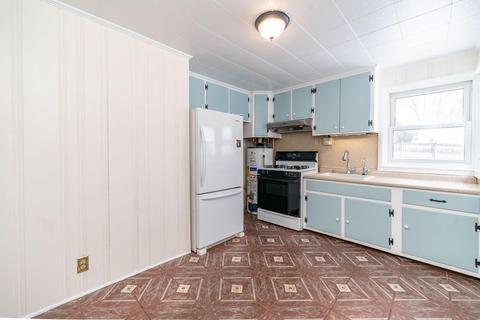 17 Eldridge St, Chicopee, MA 01013 photo 8