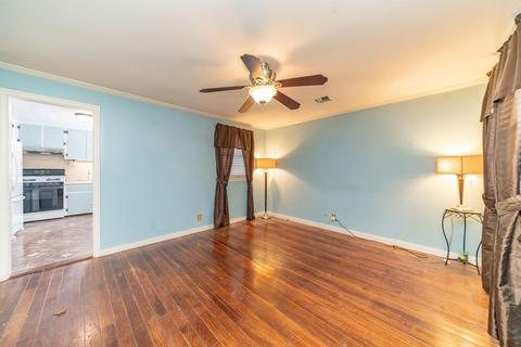 17 Eldridge St, Chicopee, MA 01013 photo 3