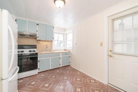 17 Eldridge St, Chicopee, MA 01013 photo 7