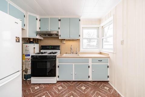 17 Eldridge St, Chicopee, MA 01013 photo 9